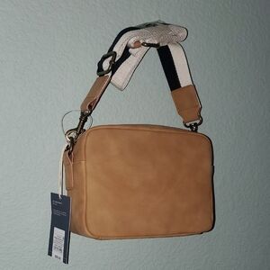 Universal Thread Tan Crossbody Bag